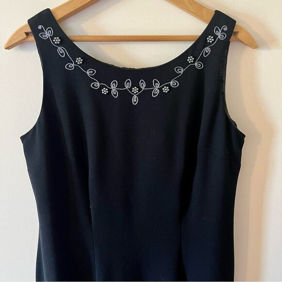 Vintage 90’s Sleeveless Sheath Dress Black Crepe Floral Embroidery Beading 8 - Picture 3 of 9